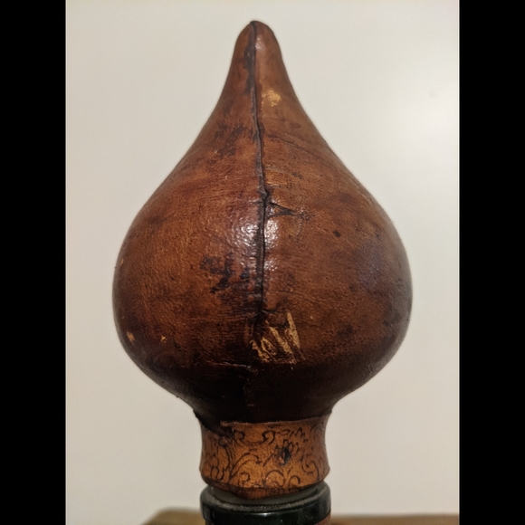 Antique Distressed Real Leather Covered Italian Whisky Decanter - Picture 10 of 12